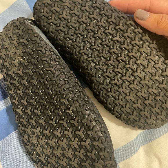 Preowned water shoes size large/1-2 - Picture 2 of 3